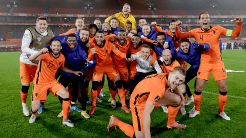 西疆格局剧变！重磅9人交易案曝光：勇士告别格林，湖人四大天王集结成型